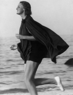 Martin Munkacsi - Lucile Brokaw, 1933