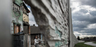 Kihirdették a 33. Magyar Sajtófotó Pályázat nyerteseit Stiller Ákos: Fal mögött