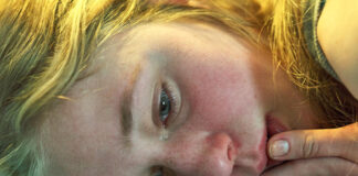 Nemzetközi fotókiállítás a kamaszkorról a Capa Központban Oltai Kata a kurátora a neves külföldi és magyar fotósok anyagával december 4-én nyíló kiállításnak