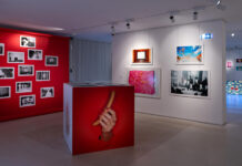 Megnyílt Szami diary. című fotókiállítása a Tihanyi Bencés Apátságban Szami diary. című fotókiállítása a tihanyi Bencés Apátságban