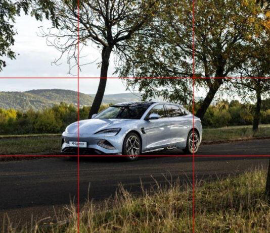 5 tipp a fotográfustól: így készíthetünk profi autófotókat négykerekű útitársunkról Fotós tippek: autó fotózás - kompozíció