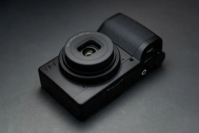 RICOH GR IV Monochrome digitális fényképezőgép